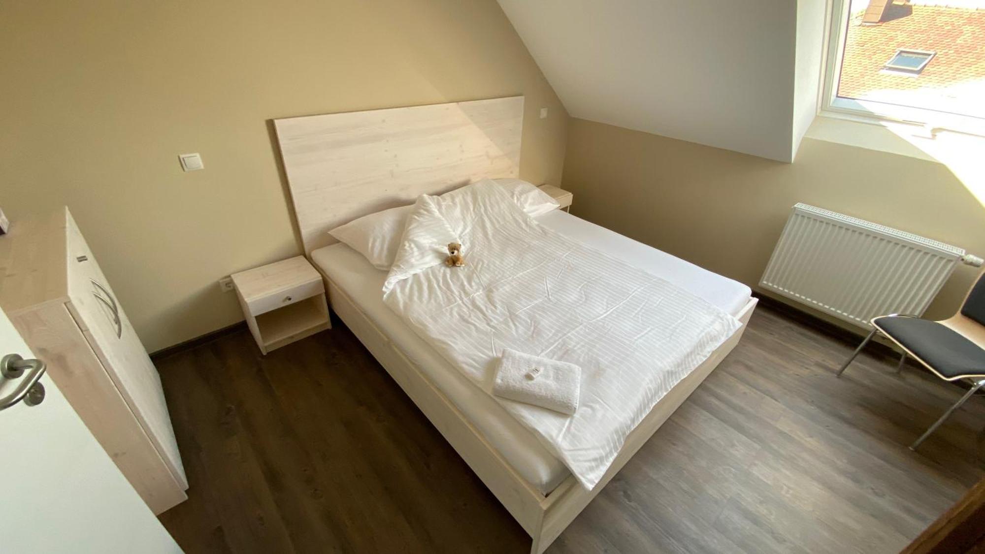 Buergerhausloewen Hotel Philippsburg Room photo